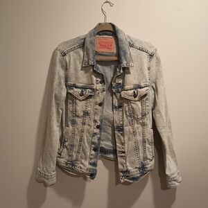 Levi's jean jacket acid wash XS